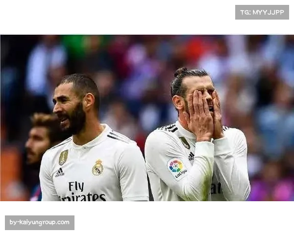 范德文主罚门球战术偷袭 热刺后卫参与组织职责